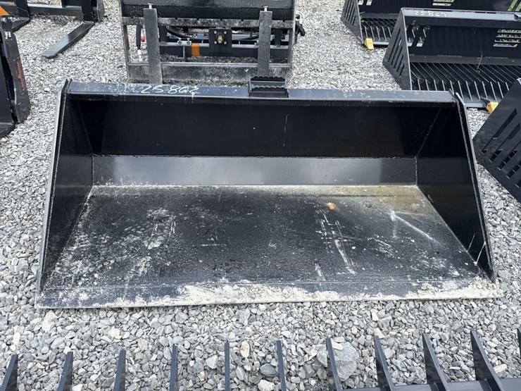kc-skid-steer-bucket-65-inch-wide-image-1