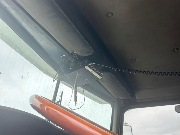 2004-kenworth-t800-image-50