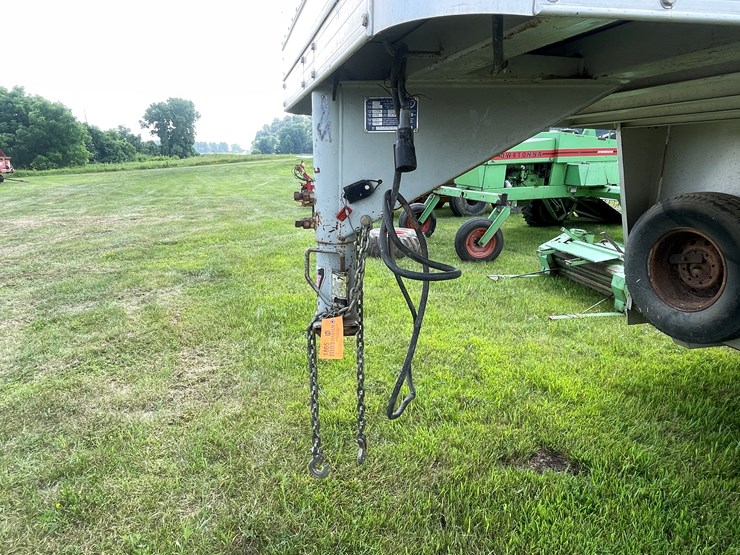 #1029-•-2002-c&c-20'-gooseneck-aluminum-trailer-(has-wi-title)-image-16