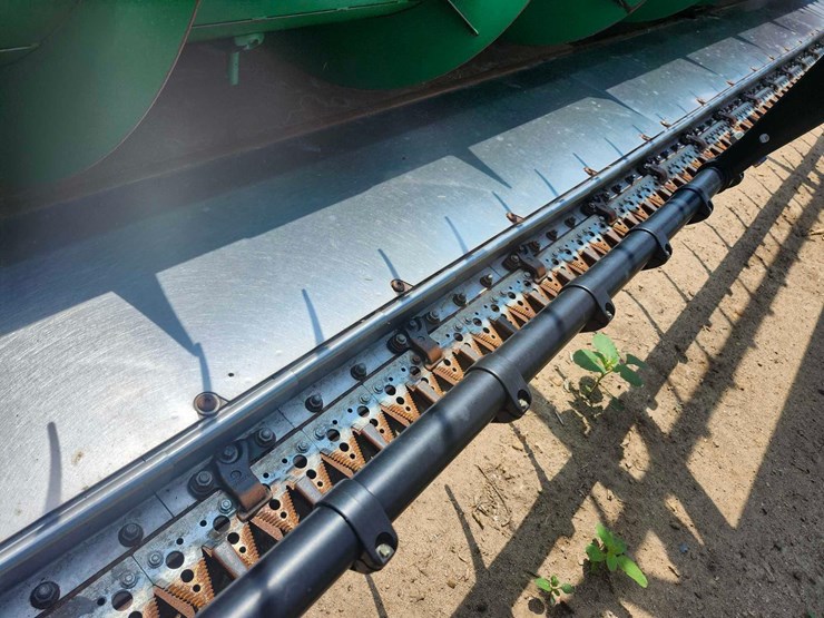 2014-john-deere-635f-grain-head-image-26