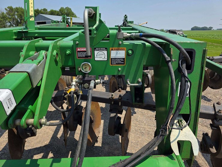 john-deere-2700-image-33