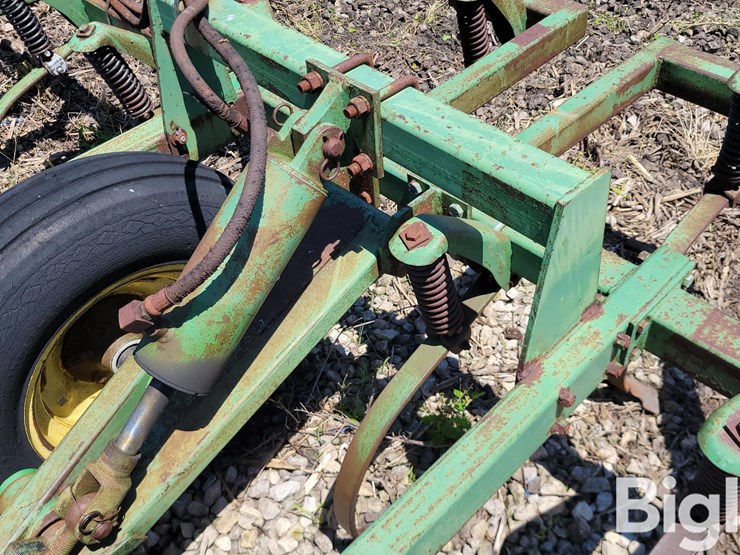 john-deere-1010-image-13