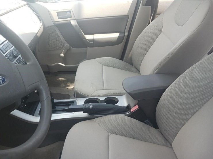 2008-ford-focus-s-image-3
