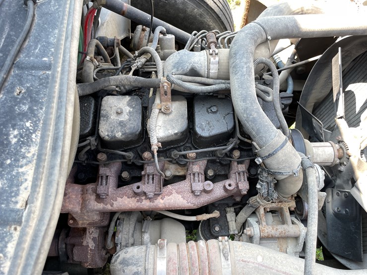 #1013-•-1992-freightliner-cummins-(has-mn-title)-image-47