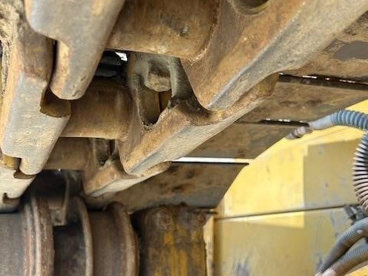 2017-caterpillar-d6n-lgp-image-37