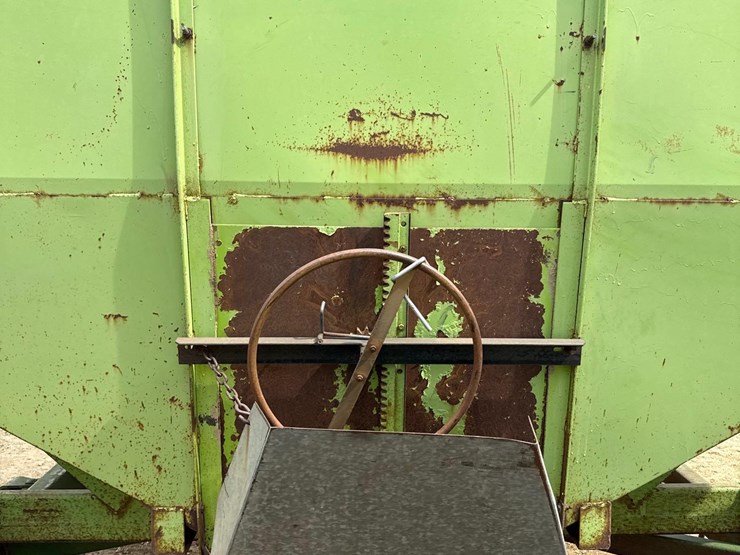 parker-200bu-gravity-wagon-image-19