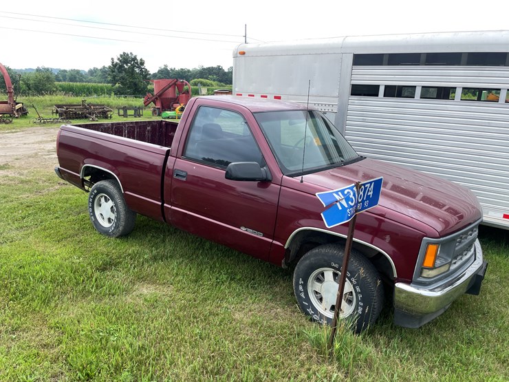 #1046-•-1996-chevrolet-truck-(has-wi-rebuilt-title)-image-4