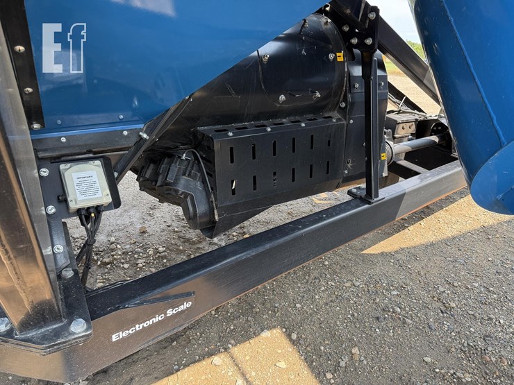 2020-kinze-1305-image-10
