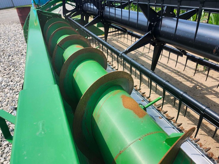 2014-john-deere-635f-grain-head-image-14