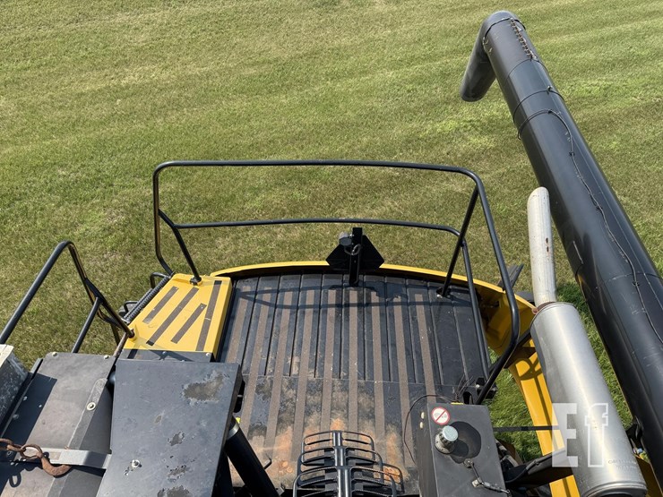 new-holland-cr960-image-69