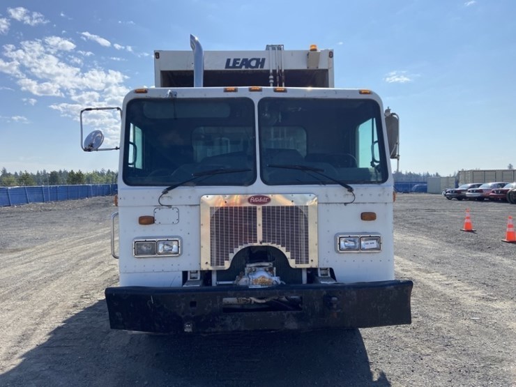 2002-peterbilt-320-image-8