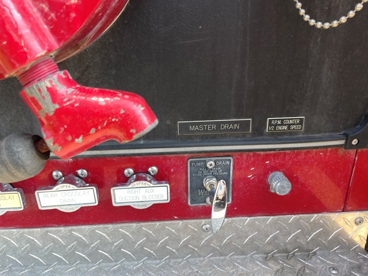 #1017-•-1985-retired-firetruck-(has-wi-title)-image-82
