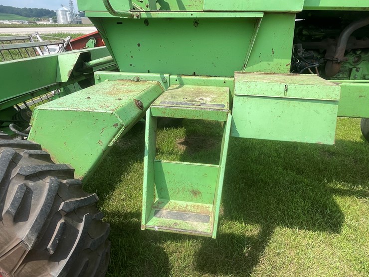 #1061-•-owatonna-260-swather-with-conditioner-image-37