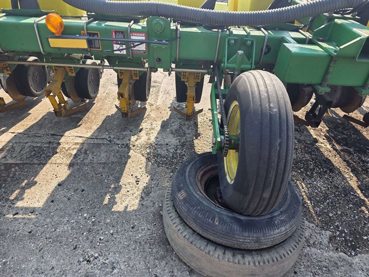 john-deere-1710-image-30