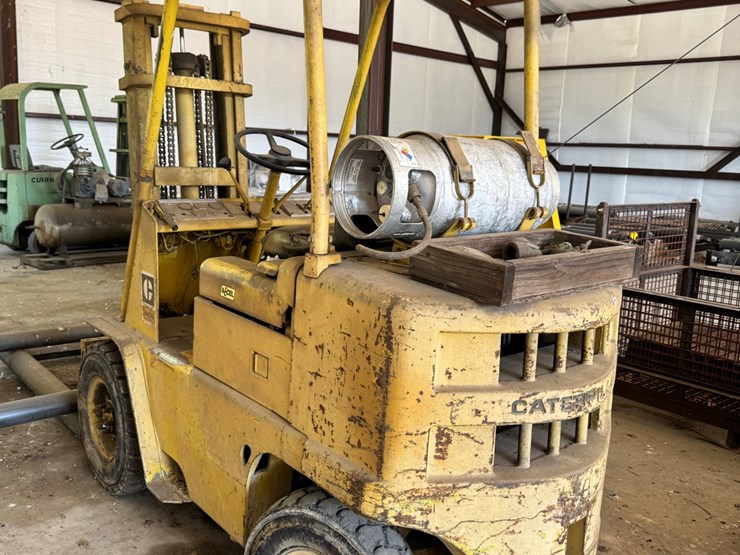 cat-forklift-image-2