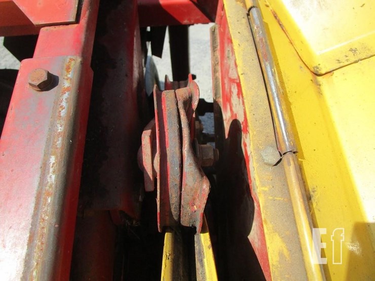new-holland-492-image-4