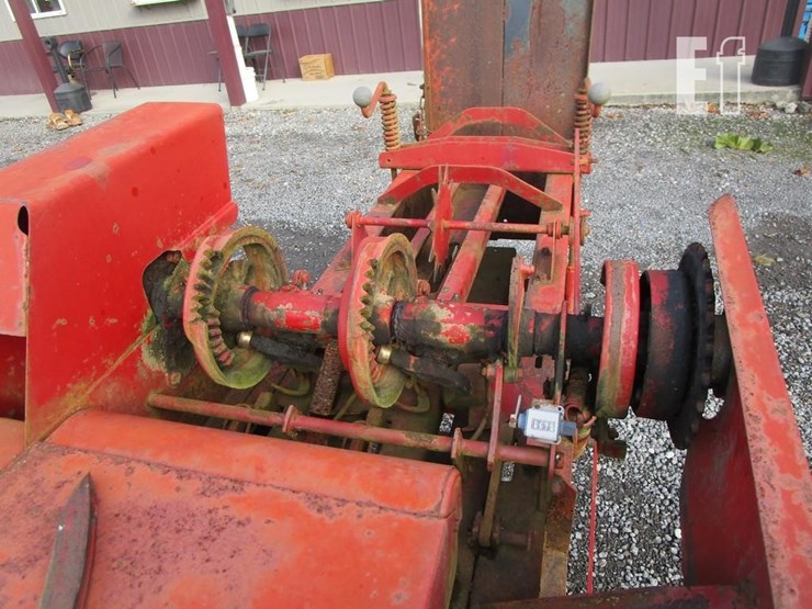 new-holland-273-image-3