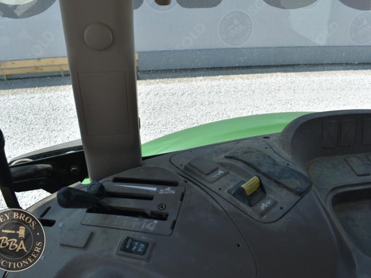 2017-john-deere-6120e-image-36
