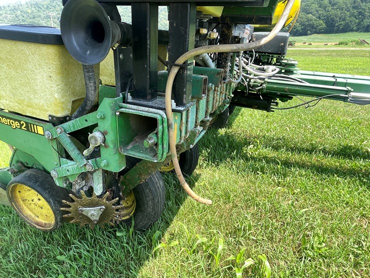 john-deere-7200-image-39