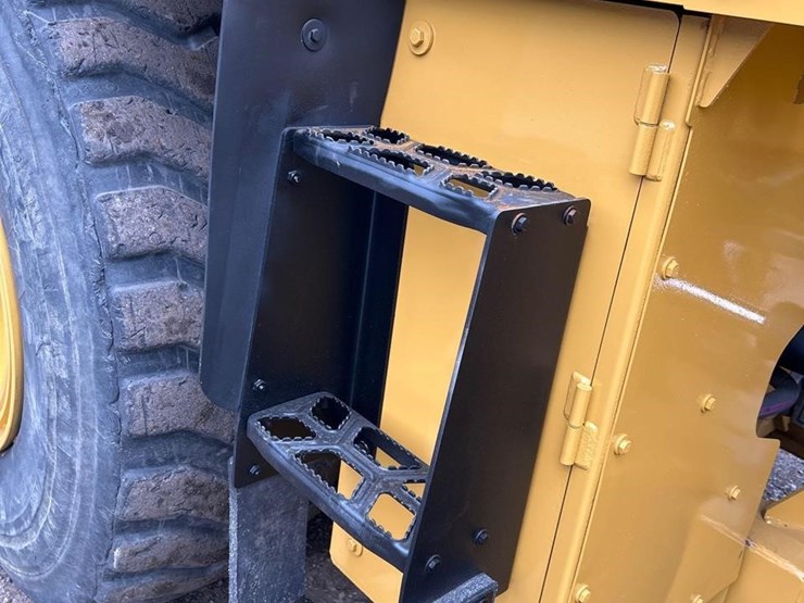 2020-caterpillar-962m-image-34