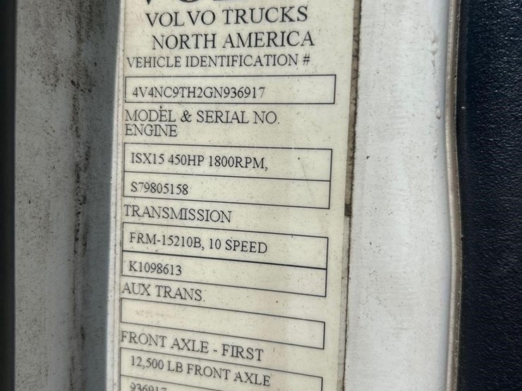 2016-volvo-vnl64t630-image-53