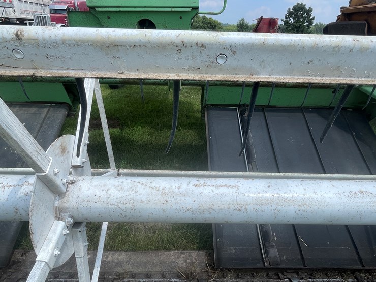 #1061-•-owatonna-260-swather-with-conditioner-image-41