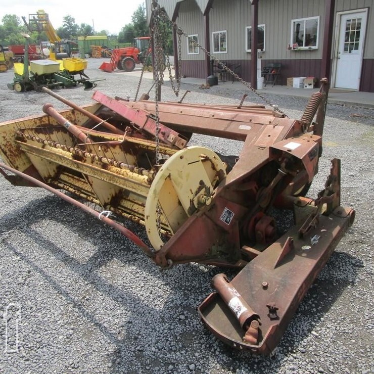 NEW HOLLAND 472