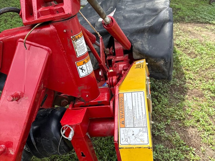 2014-new-holland-h6740-image-9