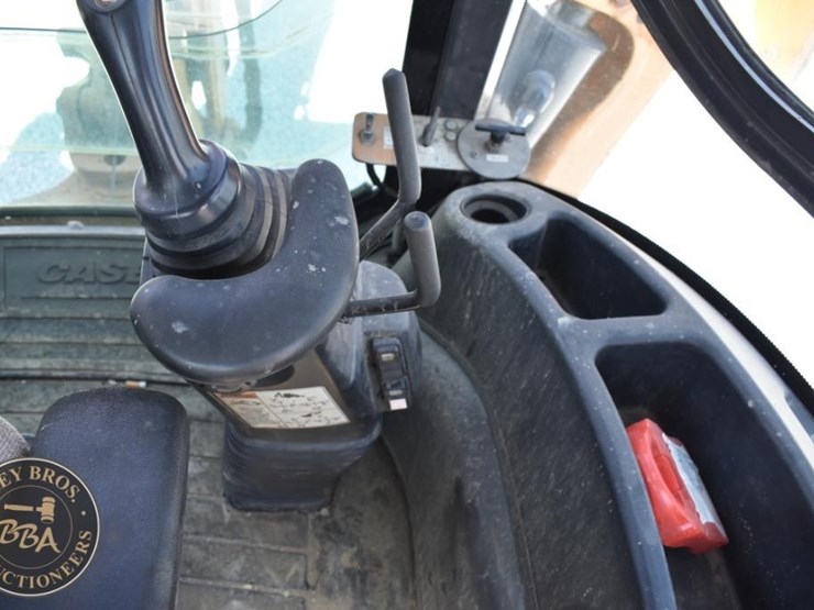 2012-case-590sn-image-55