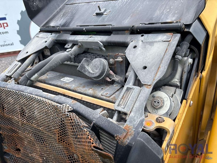 2018-caterpillar-416f2-image-15