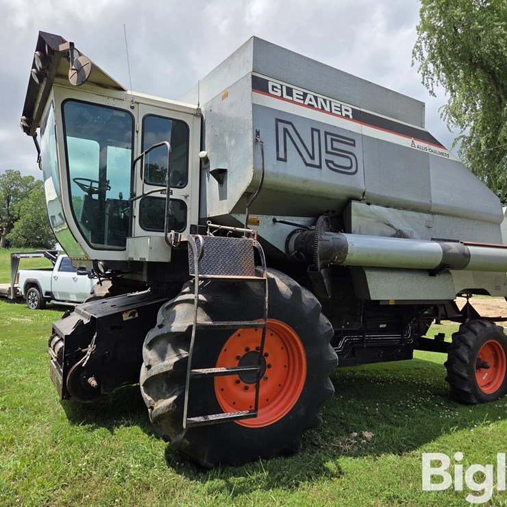 1980 GLEANER N5