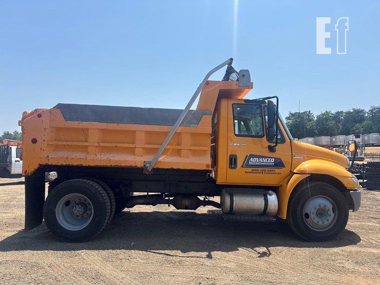 2013-international-durastar-4300-image-3