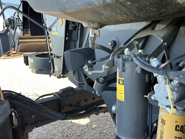 2012-claas-lexion-750tt-image-64