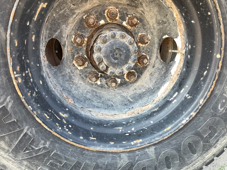 #1013-•-1992-freightliner-cummins-(has-mn-title)-image-34