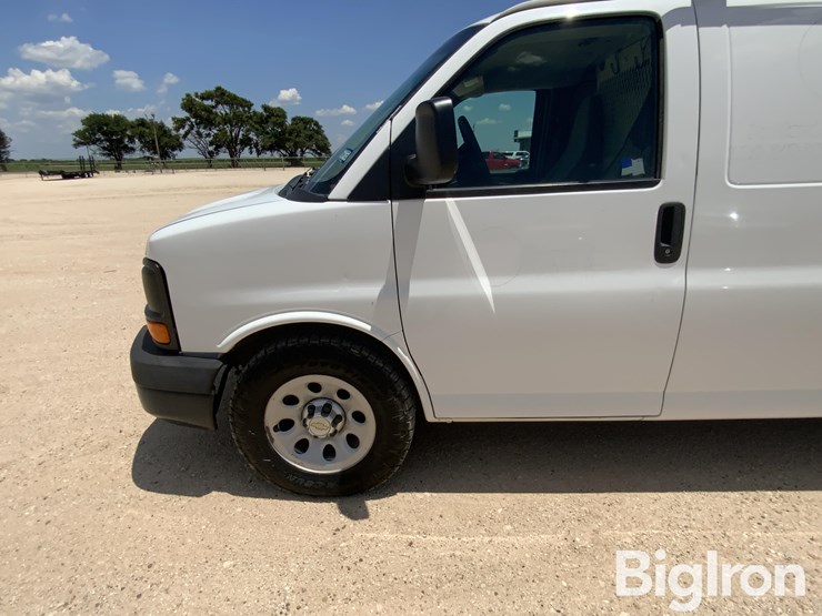 2014-chevrolet-express-1500-image-13
