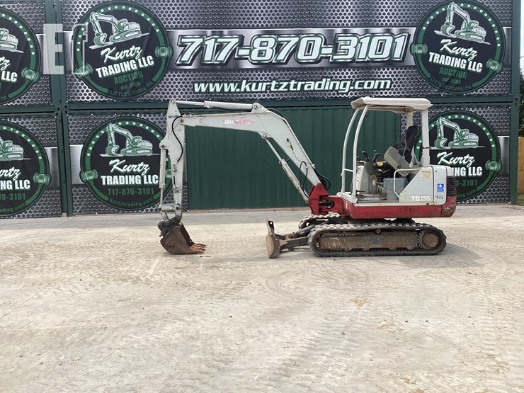 2006-takeuchi-tb135-image-1
