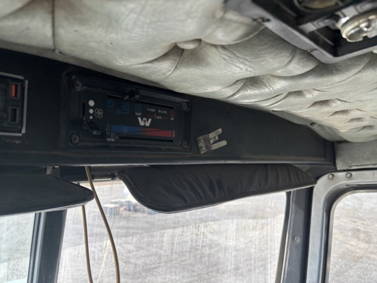 1996-western-star-4964f-image-27
