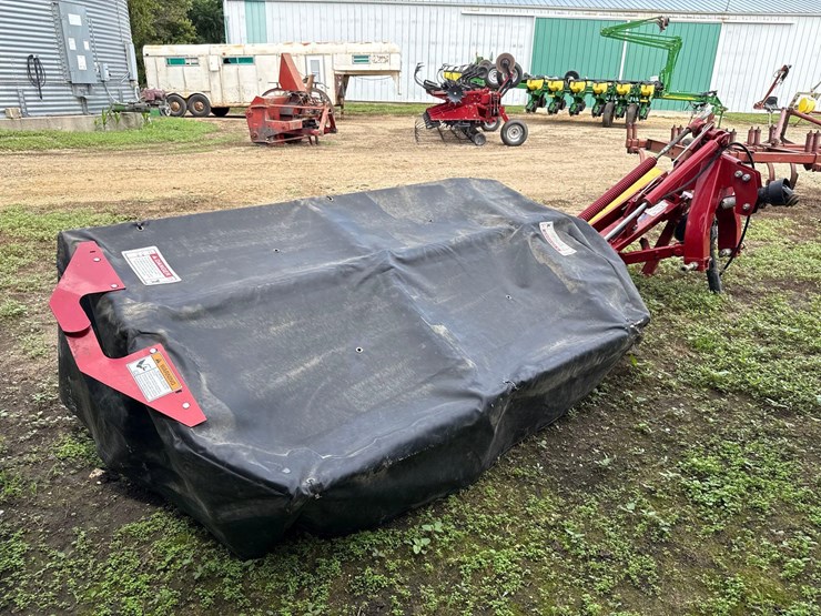 2014-new-holland-h6740-image-4