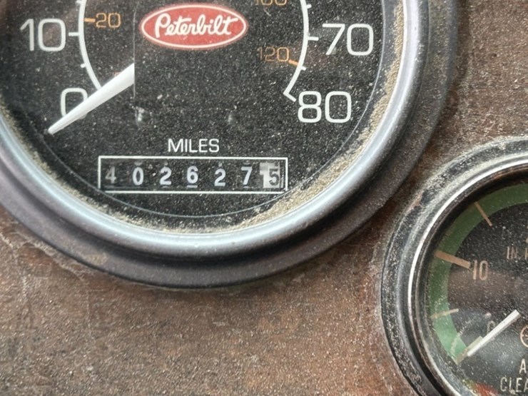 1988-peterbilt-320-image-20