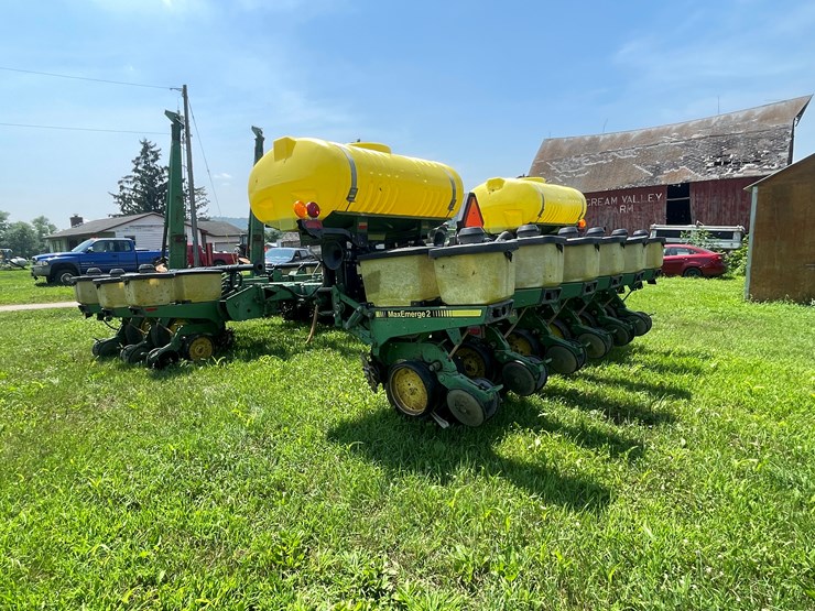 john-deere-7200-image-9