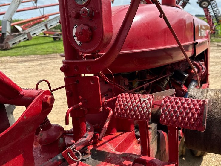 farmall-super-h-tractor-image-25