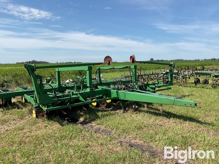 john-deere-7000-image-3