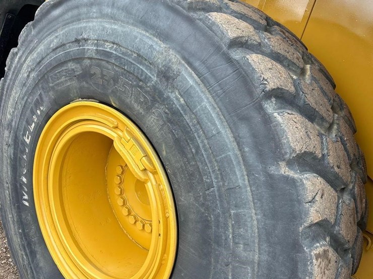 2020-caterpillar-962m-image-14