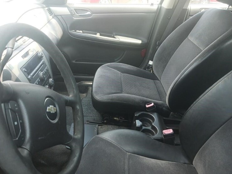 2013-chevrolet-impala-police-image-3