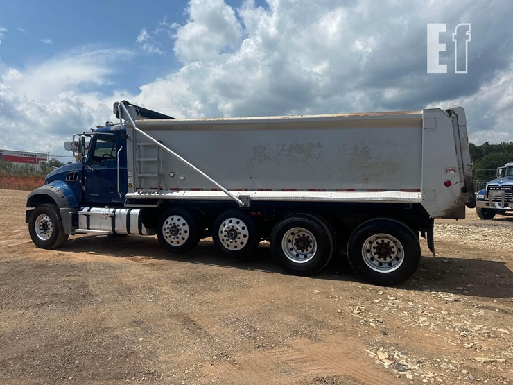 2021-mack-granite-64fr-image-8