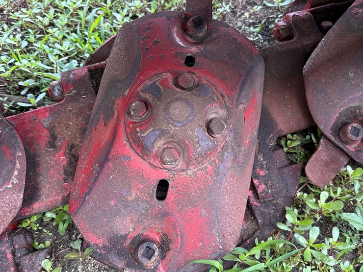 2014-new-holland-h6740-image-19