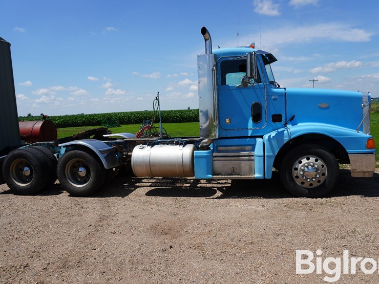1996-peterbilt-377-image-4