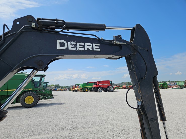2019-deere-60g-image-22