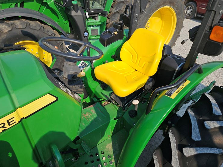 2015-john-deere-5055e-image-9