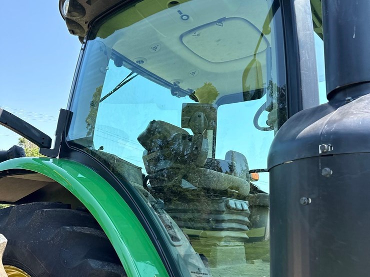 2013-john-deere-8260r-image-11